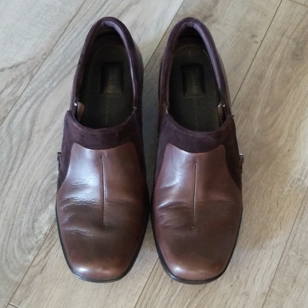 Brown clarks active air loafers